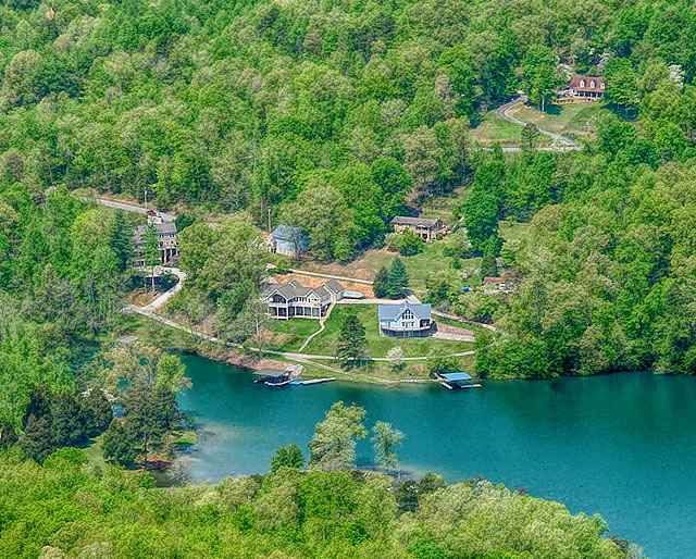 Norris Crest Vacation Homes on Norris Lake